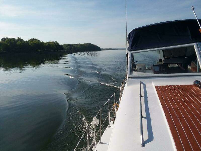 1979 Chris-Craft Catalina 350