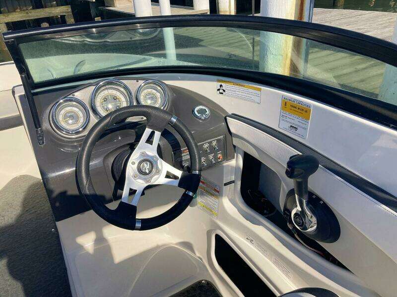 2012 Sea Ray 190 Sport