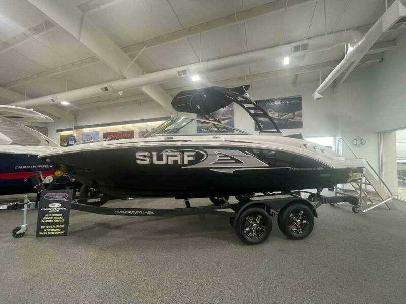 2022 Chaparral 23 SURF