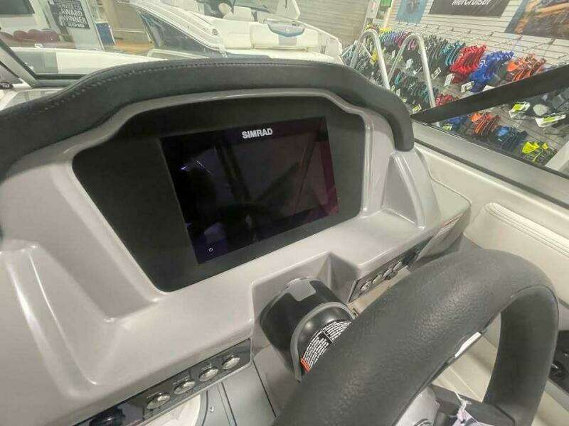 2022 Chaparral 23 SURF