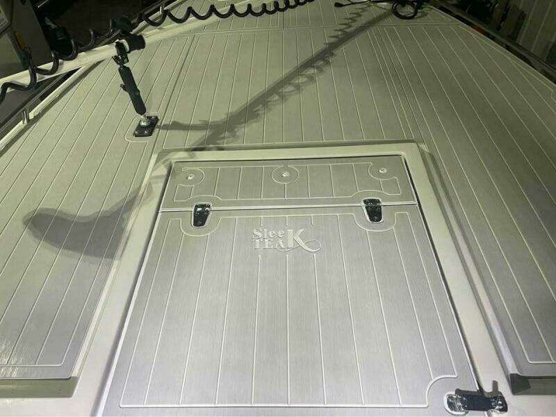 1990 Wellcraft Scarab 30 Cuddy