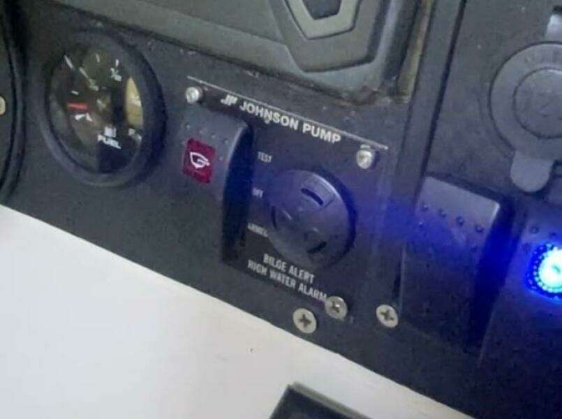 1990 Wellcraft Scarab 30 Cuddy