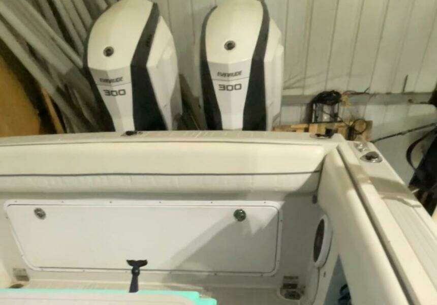 1990 Wellcraft Scarab 30 Cuddy