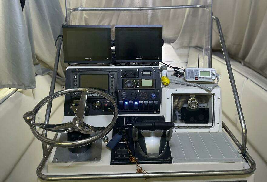 1990 Wellcraft Scarab 30 Cuddy