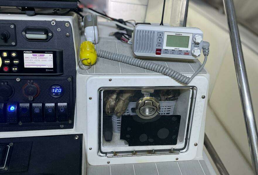 1990 Wellcraft Scarab 30 Cuddy