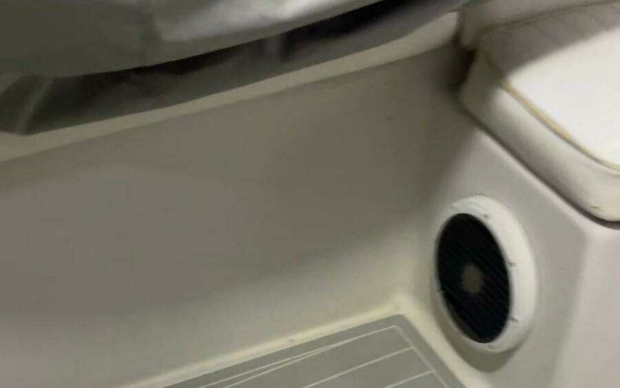 1990 Wellcraft Scarab 30 Cuddy