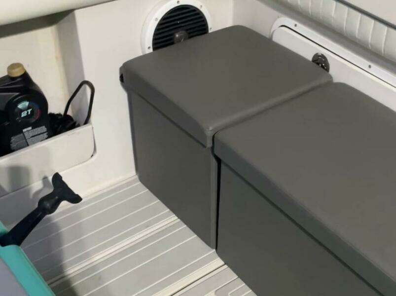 1990 Wellcraft Scarab 30 Cuddy