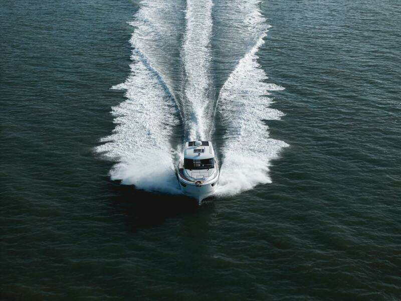 2025 BENETEAU Antares 9