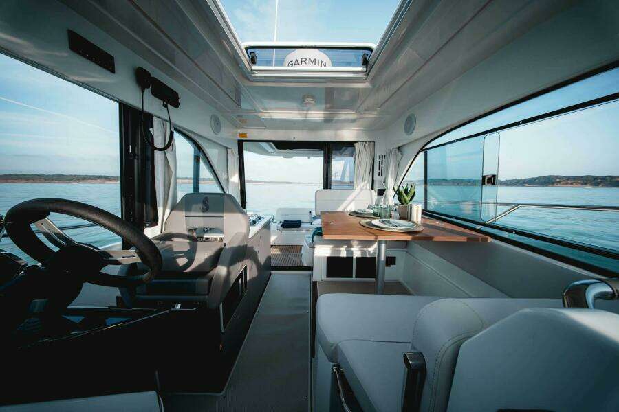 2025 BENETEAU Antares 9