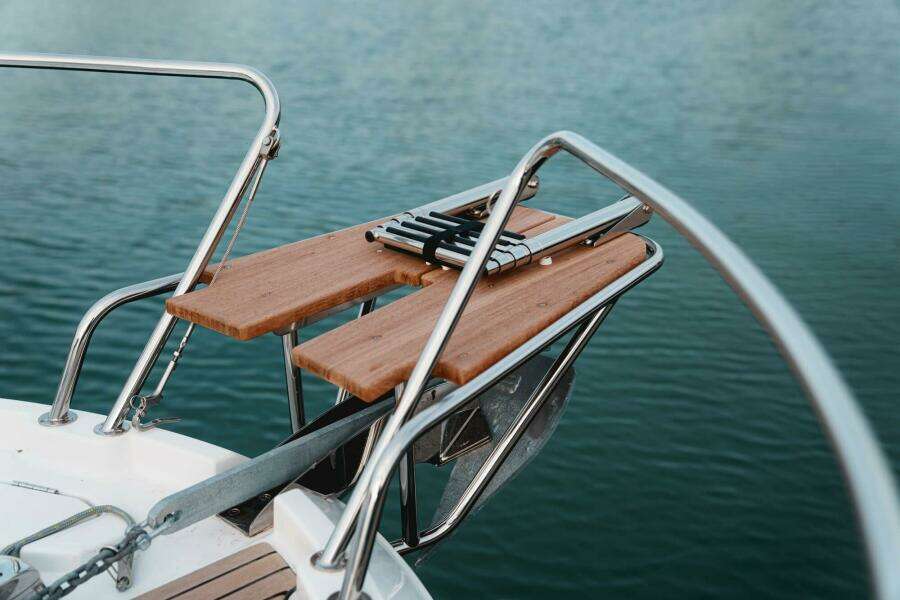 2025 BENETEAU Antares 9