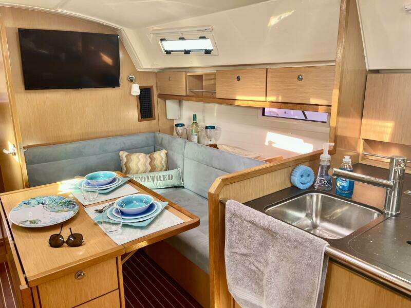 2011 Bavaria 36 Cruiser