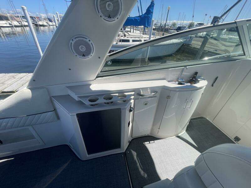 2005 Monterey 322 Cruiser