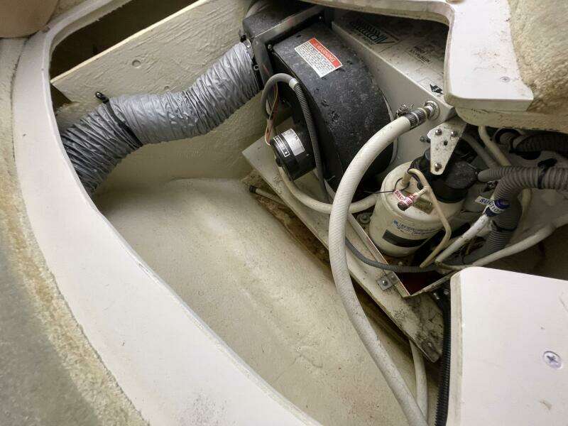 2005 Monterey 322 Cruiser