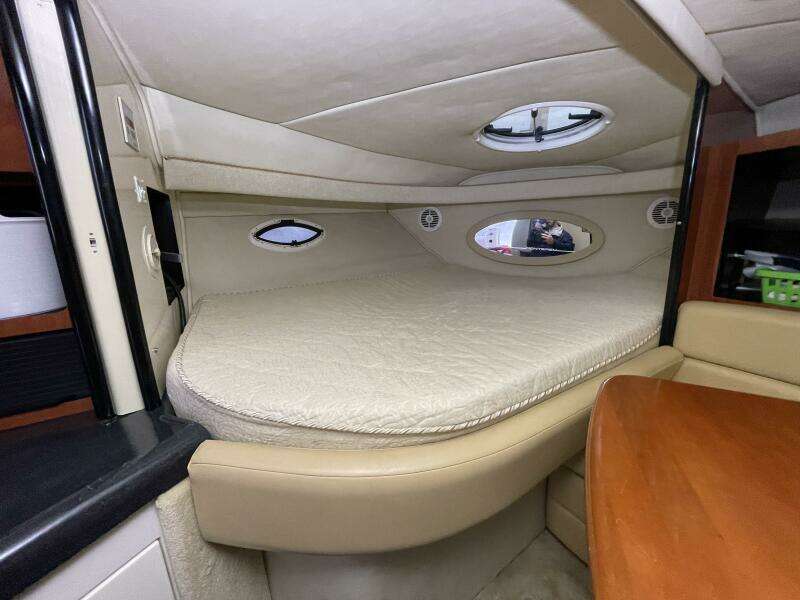 2005 Monterey 322 Cruiser