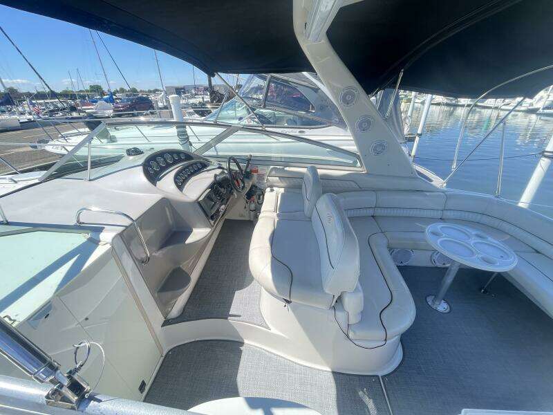 2005 Monterey 322 Cruiser