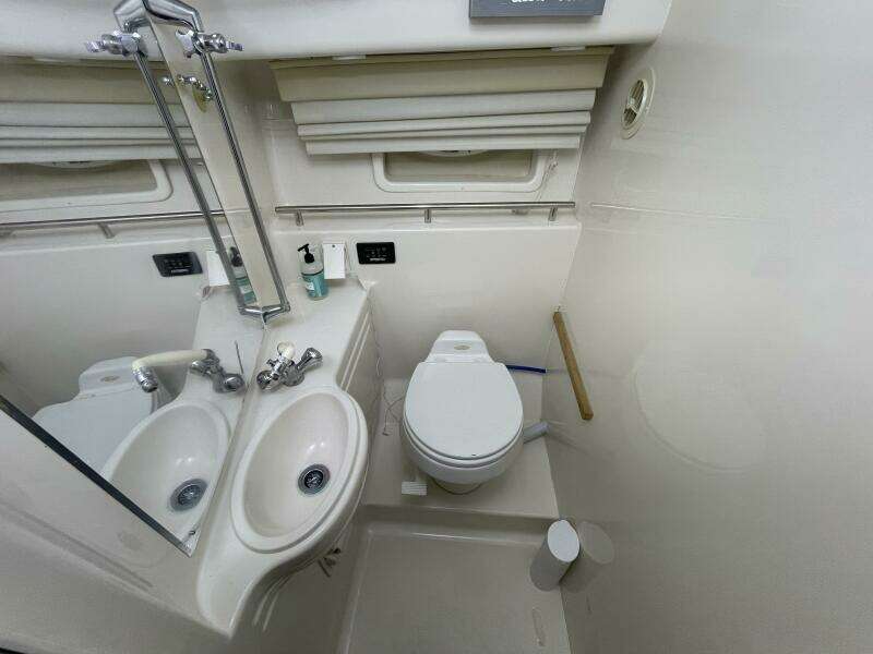 2005 Monterey 322 Cruiser