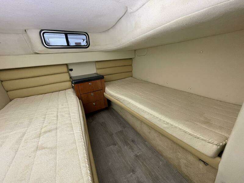 2005 Monterey 322 Cruiser