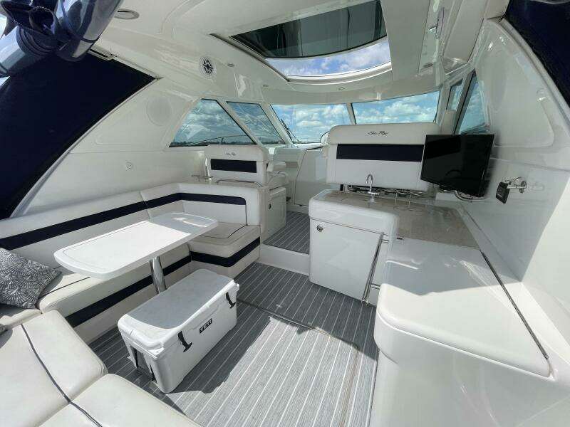 2010 Sea Ray 450 Sundancer