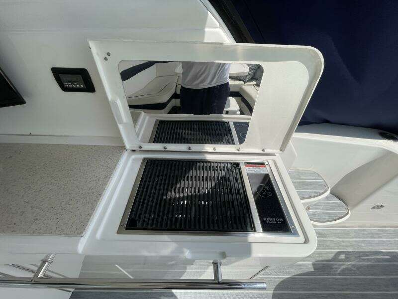 2010 Sea Ray 450 Sundancer