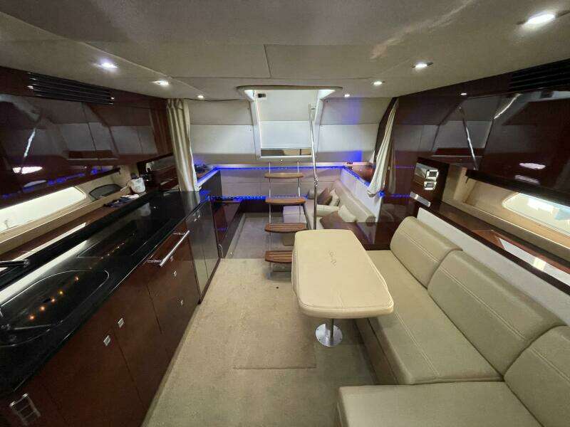 2010 Sea Ray 450 Sundancer