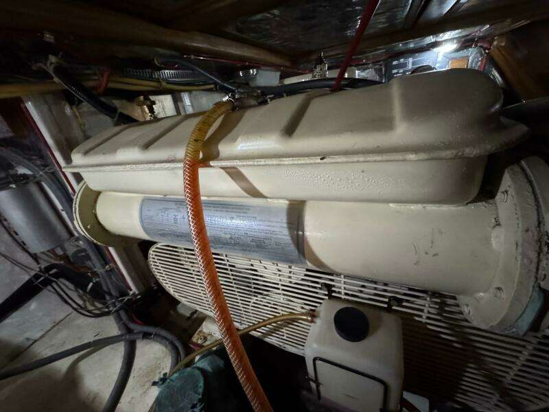 83 1991 Ocean Alexander 456 Knot Yet Engine Room