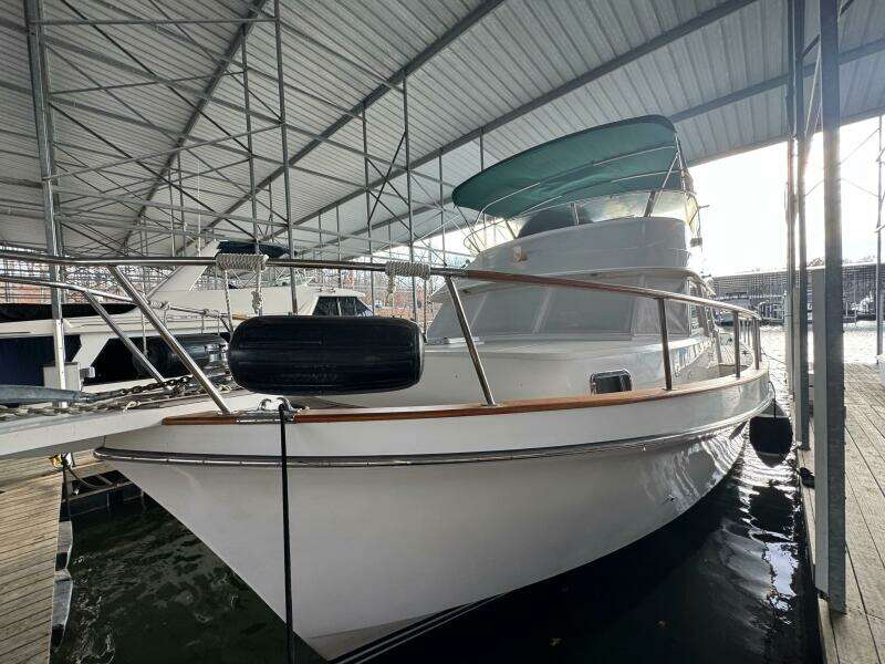 6 1991 Ocean Alexander 456 Knot Yet   Port Bow