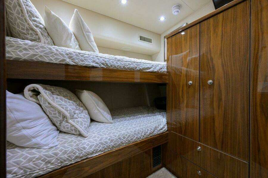 Viking 72 Knot Again - Guest Stateroom