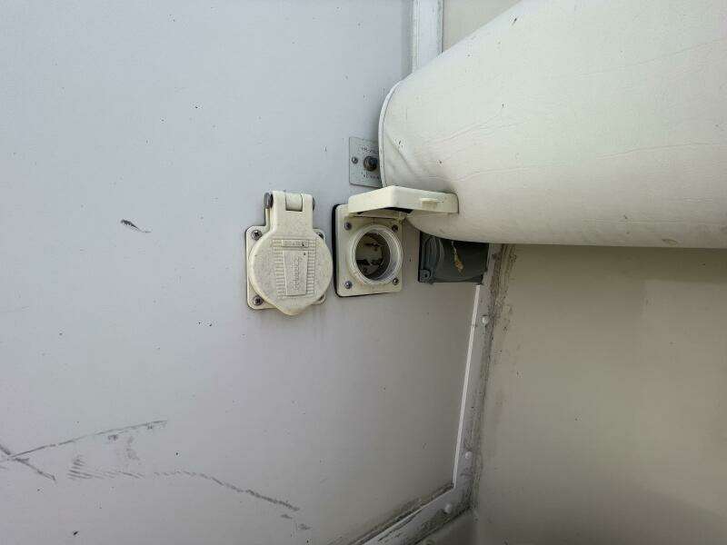 1989 Silverton 37 Convertible