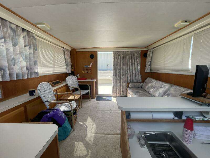 1989 Silverton 37 Convertible