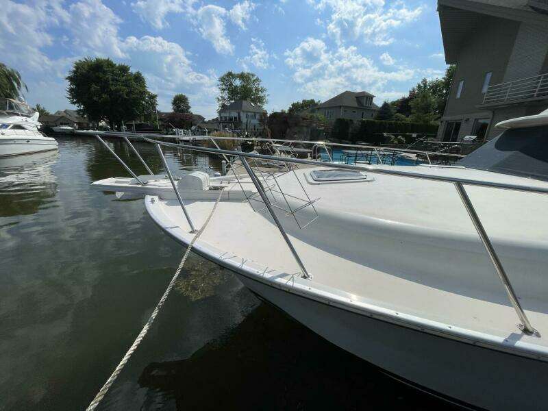 1989 Silverton 37 Convertible