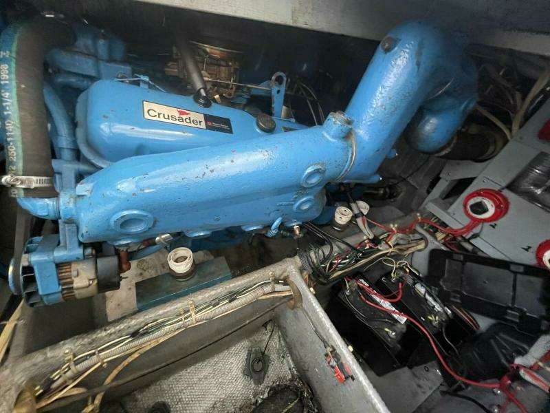 1989 Silverton 37 Convertible