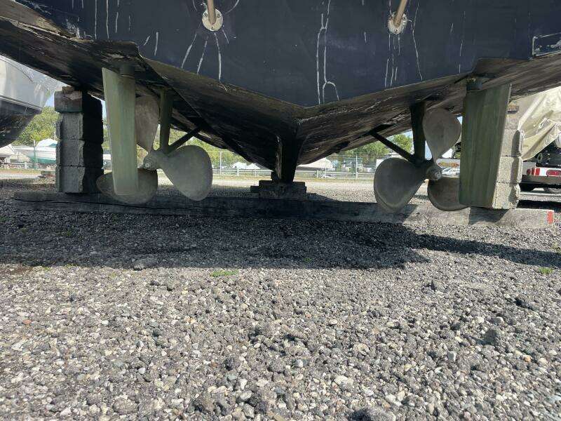 1989 Silverton 37 Convertible