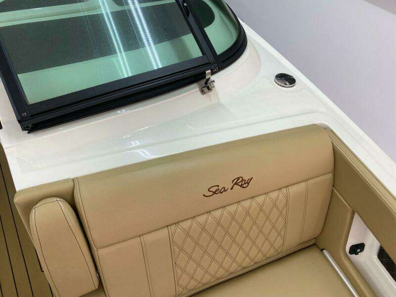 2019 Sea Ray 310 SLX