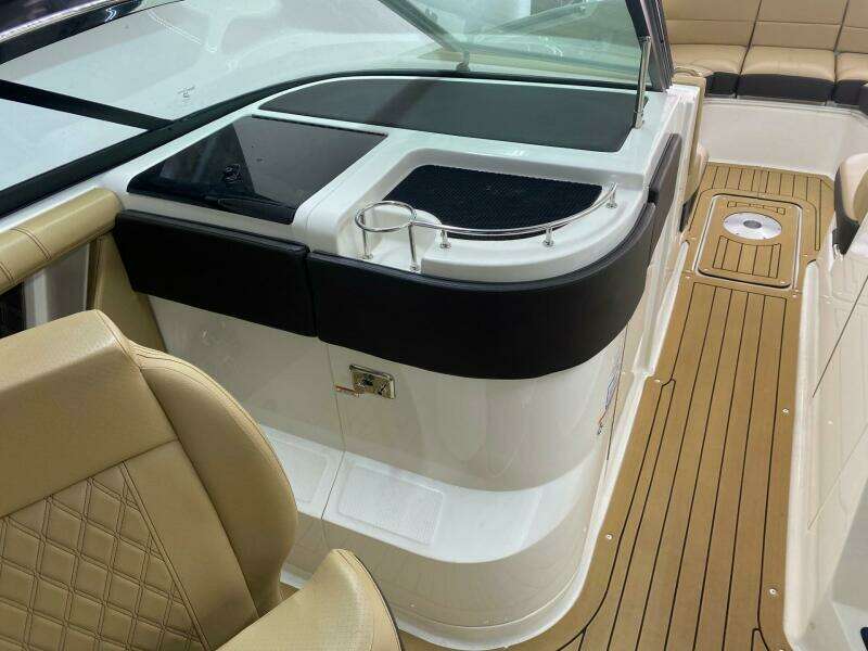 2019 Sea Ray 310 SLX