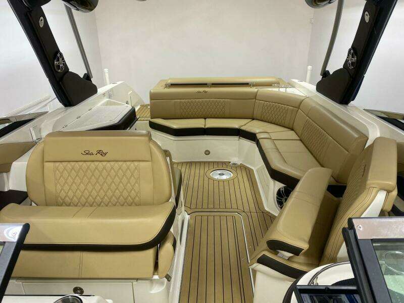 2019 Sea Ray 310 SLX