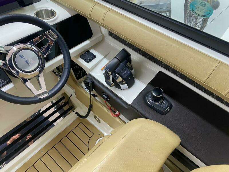 2019 Sea Ray 310 SLX