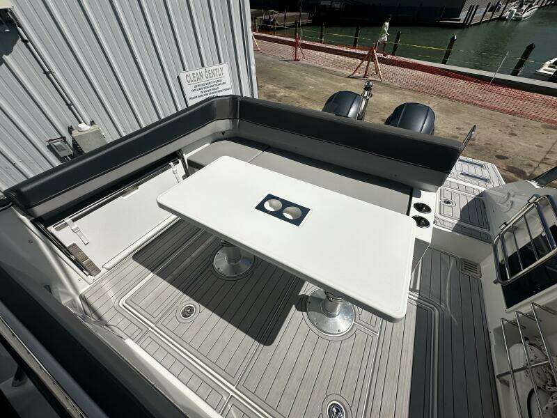 2024 Jeanneau 9.0 Leader