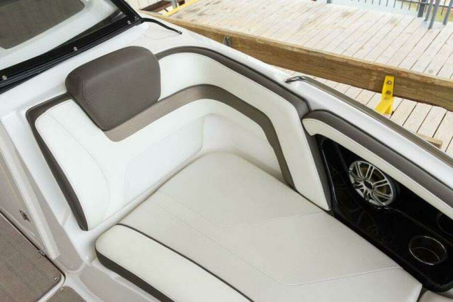 2016 Yamaha Boats 242 Limited E-Series