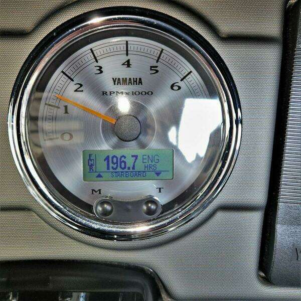 2016 Yamaha Boats 242 Limited E-Series