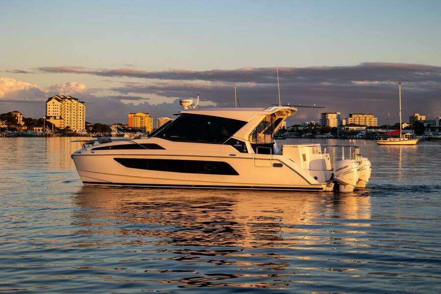 2018 36 Aquila 36 Power Cat Katz Azz Portside