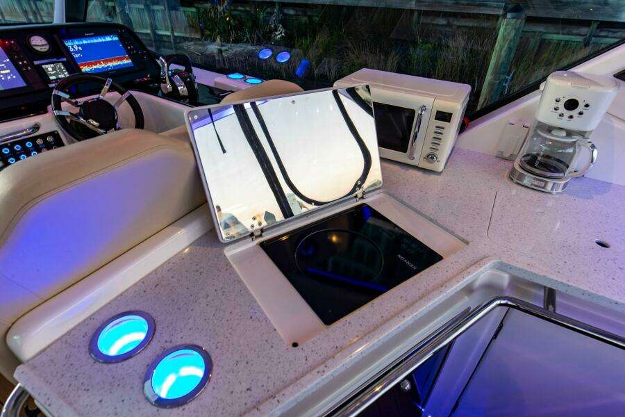 2018 36 Aquila 36 Power Cat Katz Azz Galley