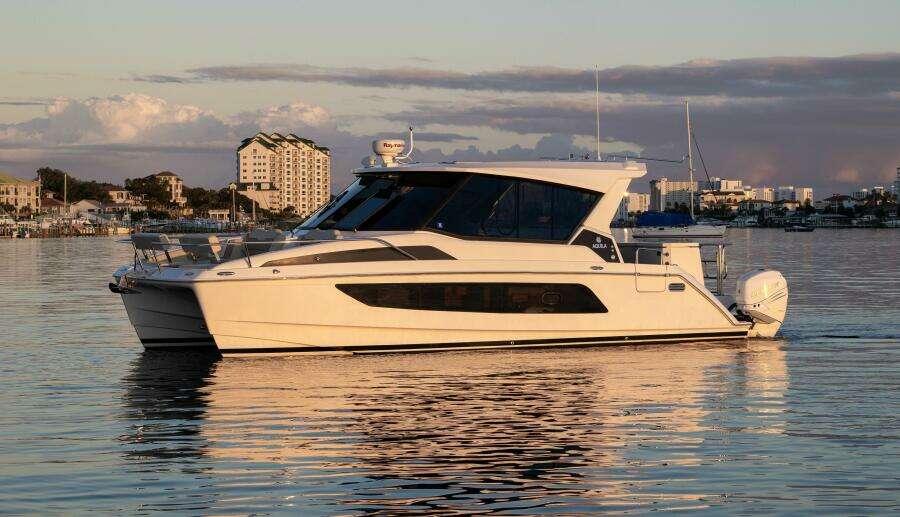 2018 36 Aquila 36 Power Cat Katz Azz Profile