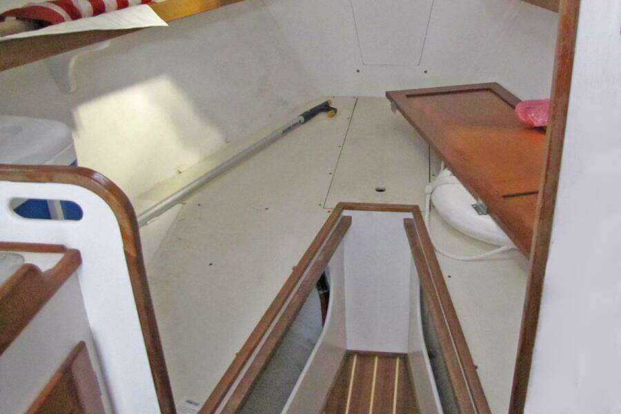 DASH vee berths w/o cushions