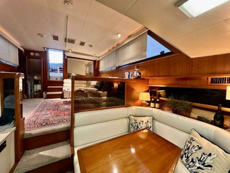 1989 Viking 44 Motor Yacht