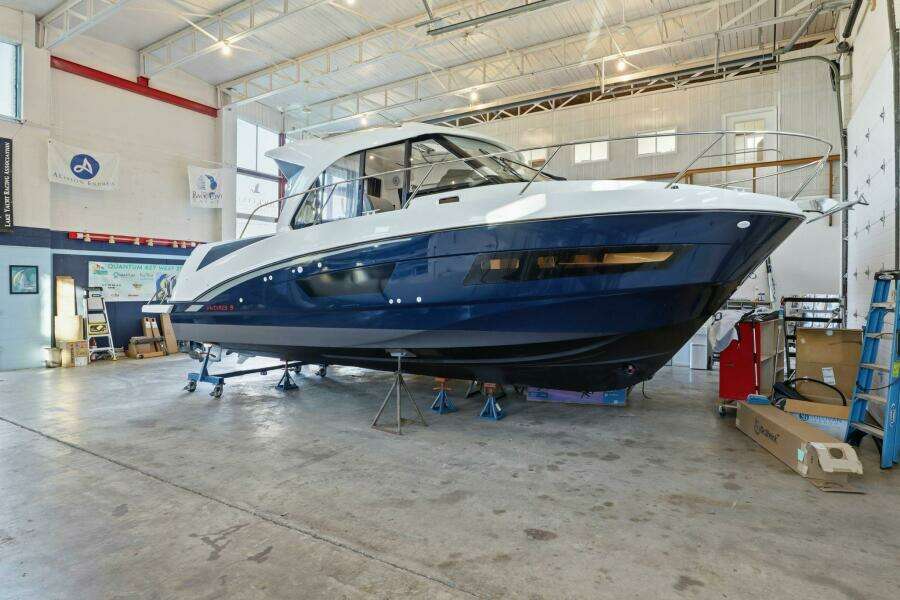 2022 Beneteau Antares 9
