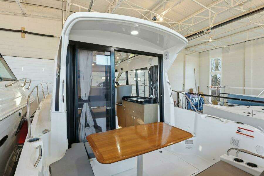 2022 Beneteau Antares 9