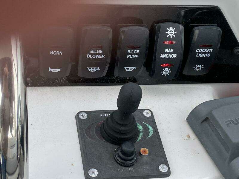 2020 Regal 28 Express