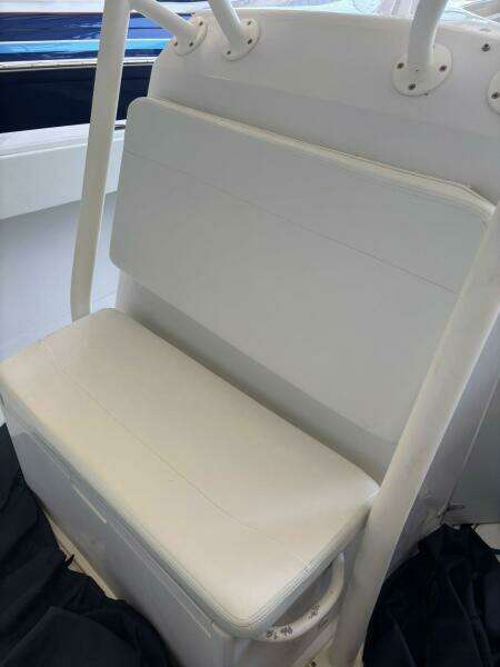 2006 Jupiter 31 CC Forward Seating