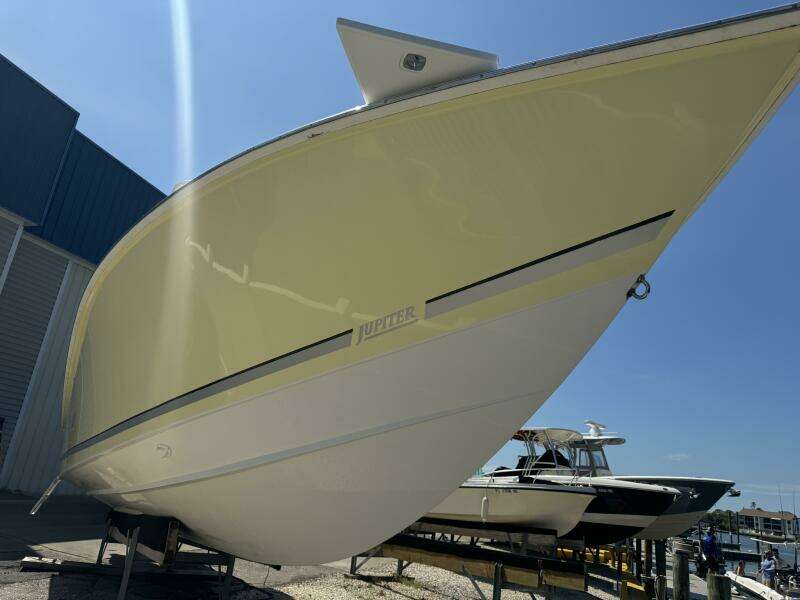 2006 Jupiter 31 CC Forward Seating