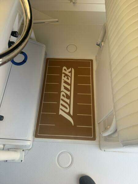 2006 Jupiter 31 CC Forward Seating